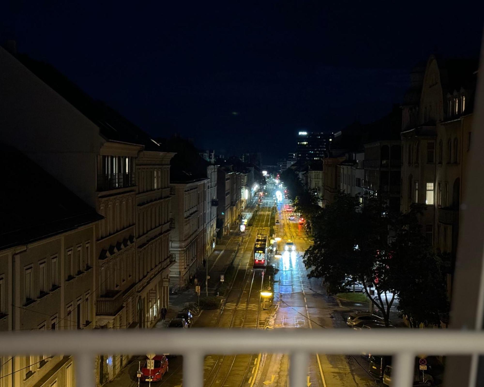 Modernes Apartment Im Zentrum Von Graz Luaran gambar